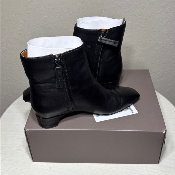 Franco Sarto Luella Black Leather Ankle Booties NWBox Size 6.5 - Picture 6 of 9